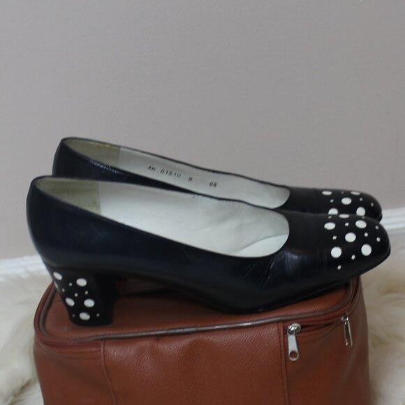 Stuart  Weitzman navy  leather shoes block heels pattern  size 8.5 - Picture 6 of 8